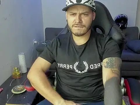 ragnar lothbrok777 online show from April 14, 2026, 4:17 am