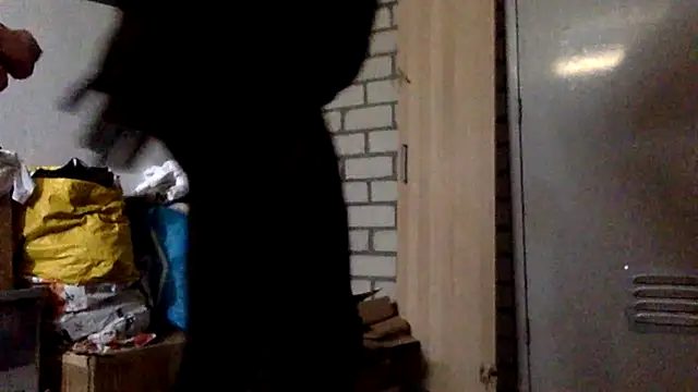 Snapshot of Bleueyez007 chatting on May 14, 2026, 10:23 am Bleueyez007 online show from May 14, 2026, 10:23 am