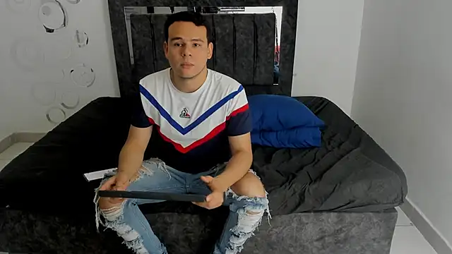 Isak Millan online show from October 16, 2025, 9:45 pm