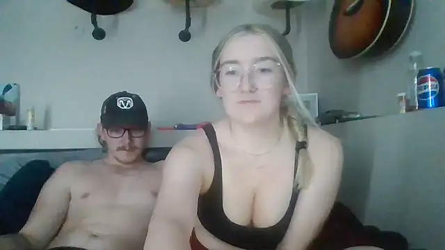 Snapshot of Alberta_Rider chatting on February 13, 2025, 5:37 am Alberta Rider online show from February 13, 2025, 5:37 am