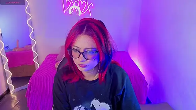 Snapshot of kristen_tay chatting on September 24, 2025, 3:35 am kristen tay online show from September 24, 2025, 3:35 am