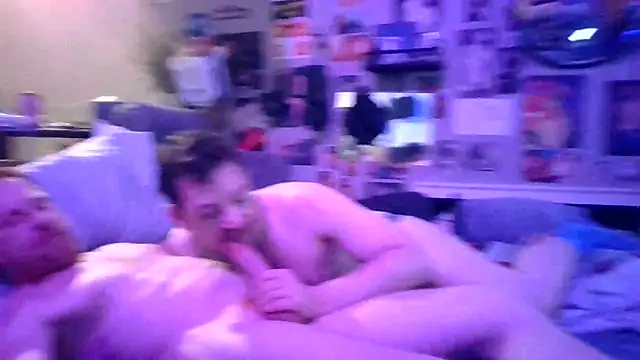 Sk00byJaXxX212 online show from December 5, 2025, 4:44 am