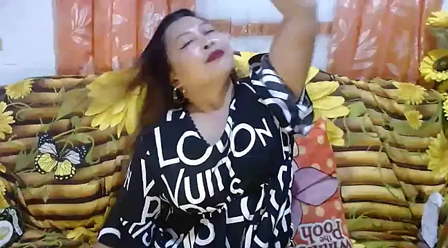 Snapshot of UrSweetClassyPinay chatting on December 8, 2024, 11:24 am UrSweetClassyPinay online show from December 8, 2024, 11:24 am