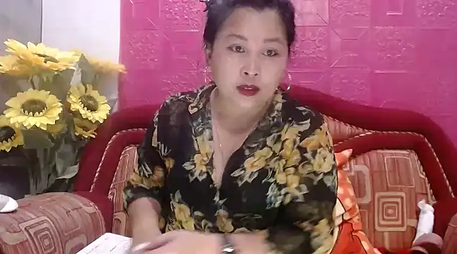 Snapshot of UrSweetClassyPinay chatting on February 26, 2025, 9:55 am UrSweetClassyPinay online show from February 26, 2025, 9:55 am