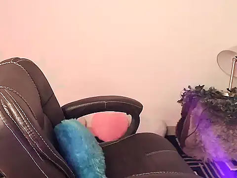 Snapshot of megancatluna chatting on November 21, 2025, 4:33 am megancatluna online show from November 21, 2025, 4:33 am