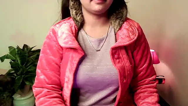 Snapshot of megancatluna chatting on December 15, 2025, 4:29 am megancatluna online show from December 15, 2025, 4:29 am