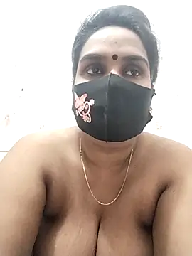 Snapshot of Mitila-3232 chatting on February 10, 2026, 12:42 am Mitila-3232 online show from February 10, 2026, 12:42 am