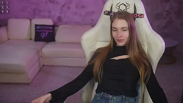 Layla Sweet  online show from April 6, 2026, 7:15 pm