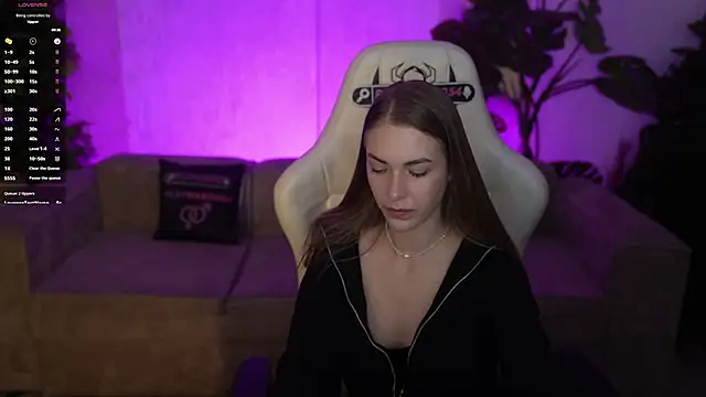 Layla Sweet  online show from January 15, 2026, 7:28 pm