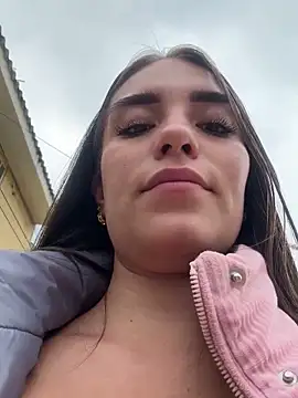 Snapshot of EMILY-07_ chatting on March 4, 2025, 8:05 pm EMILY-07 online show from March 4, 2025, 8:05 pm