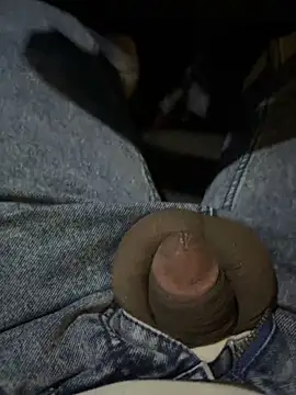 Snapshot of BadboySLR_8899 chatting on October 12, 2025, 2:18 pm BadboySLR 8899 online show from October 12, 2025, 2:18 pm