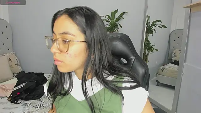 lucelly 15 online show from February 24, 2026, 11:44 am