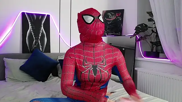 Snapshot of -Amora chatting on December 5, 2025, 12:15 pm -Amora online show from December 5, 2025, 12:15 pm