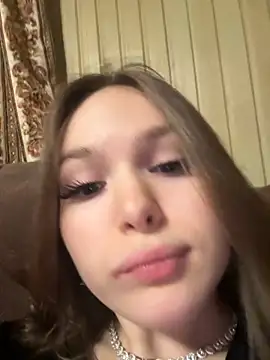 Snapshot of -Amora chatting on November 26, 2025, 12:16 pm -Amora online show from November 26, 2025, 12:16 pm