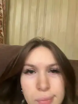 Snapshot of -Amora chatting on December 3, 2025, 12:15 pm -Amora online show from December 3, 2025, 12:15 pm