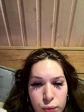 Snapshot of -Amora chatting on January 13, 2026, 12:31 pm -Amora online show from January 13, 2026, 12:31 pm