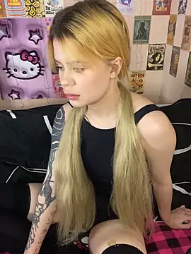 ucutebb online show from February 13, 2025, 8:13 pm