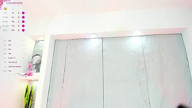 MiaMistrex online show from October 28, 2025, 4:24 am