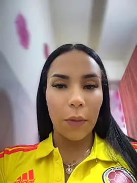 Snapshot of Naatalia chatting on June 17, 2026, 6:07 pm Naatalia online show from June 17, 2026, 6:07 pm