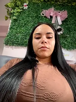 Naatalia online show from February 23, 2026, 6:19 pm