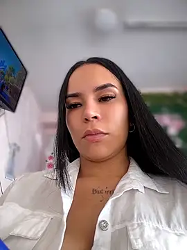 Snapshot of Naatalia chatting on May 5, 2026, 8:34 pm Naatalia online show from May 5, 2026, 8:34 pm