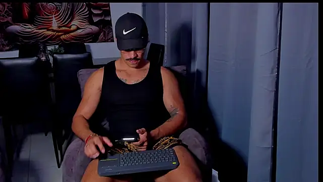 Snapshot of Valentino_Dosantos_ chatting on February 20, 2026, 8:33 pm Valentino Dosantos online show from February 20, 2026, 8:33 pm