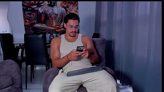 Snapshot of Valentino_Dosantos_ chatting on February 10, 2026, 8:19 pm Valentino Dosantos online show from February 10, 2026, 8:19 pm