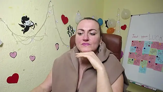 Snapshot of DianaMGG chatting on February 21, 2025, 12:27 pm DianaMGG online show from February 21, 2025, 12:27 pm