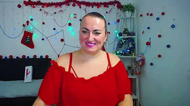 Snapshot of DianaMGG chatting on December 4, 2025, 6:29 pm DianaMGG online show from December 4, 2025, 6:29 pm