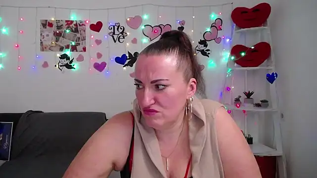 Snapshot of DianaMGG chatting on March 6, 2025, 3:45 pm DianaMGG online show from March 6, 2025, 3:45 pm