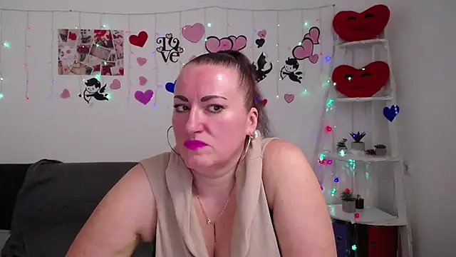 Snapshot of DianaMGG chatting on March 6, 2025, 9:36 am DianaMGG online show from March 6, 2025, 9:36 am