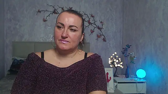 Snapshot of DianaMGG chatting on March 10, 2026, 6:28 am DianaMGG online show from March 10, 2026, 6:28 am