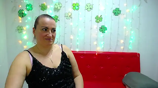 Snapshot of DianaMGG chatting on March 20, 2025, 12:32 pm DianaMGG online show from March 20, 2025, 12:32 pm