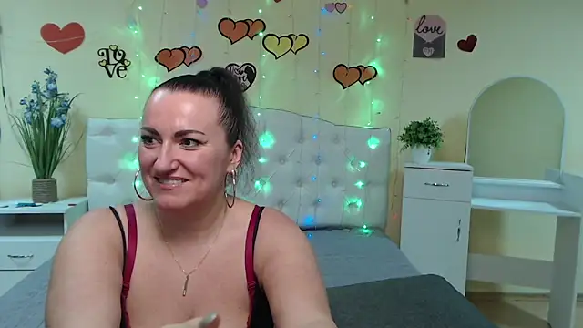 Snapshot of DianaMGG chatting on March 12, 2025, 1:08 pm DianaMGG online show from March 12, 2025, 1:08 pm