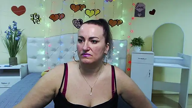 Snapshot of DianaMGG chatting on March 12, 2025, 6:40 am DianaMGG online show from March 12, 2025, 6:40 am