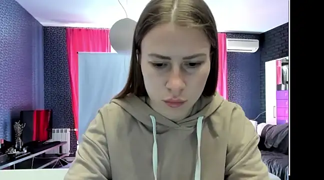 Snapshot of vikky_s1 chatting on March 12, 2025, 11:10 am vikky s1 online show from March 12, 2025, 11:10 am