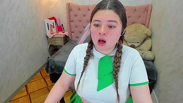Snapshot of Lianngrace chatting on May 13, 2026, 2:46 pm Lianngrace online show from May 13, 2026, 2:46 pm