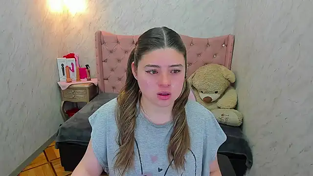Snapshot of Lianngrace chatting on May 15, 2026, 2:26 pm Lianngrace online show from May 15, 2026, 2:26 pm