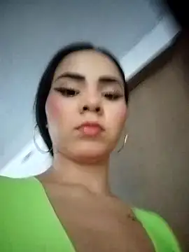 Snapshot of Natty_roberts_ chatting on March 5, 2026, 9:43 pm Natty roberts online show from March 5, 2026, 9:43 pm