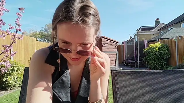 Snapshot of eatmypie69 chatting on April 14, 2026, 9:25 am eatmypie69 online show from April 14, 2026, 9:25 am