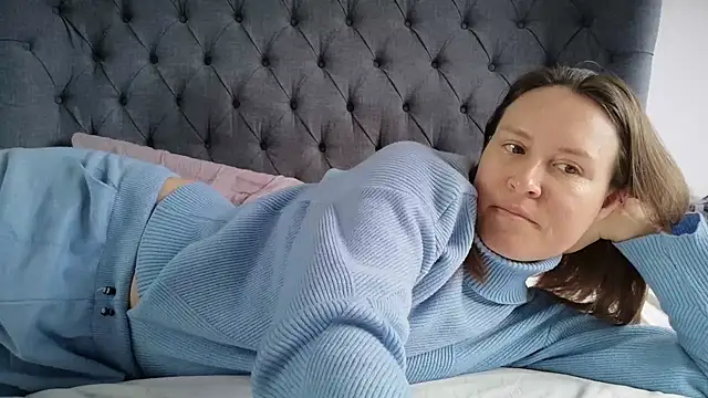 Snapshot of eatmypie69 chatting on April 1, 2026, 9:54 am eatmypie69 online show from April 1, 2026, 9:54 am