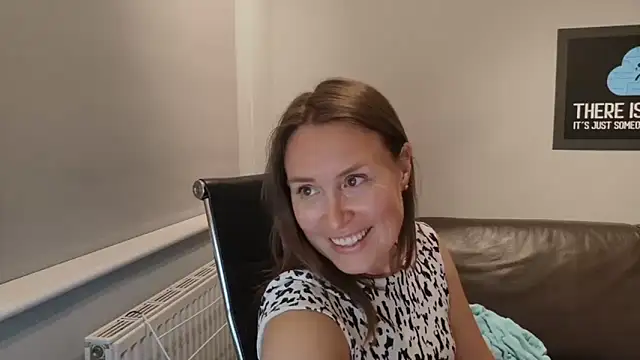 eatmypie69 online show from June 19, 2026, 9:53 pm