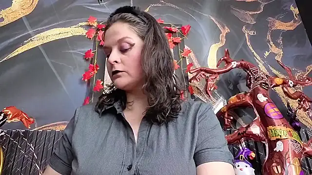 AmandaKovich online show from October 28, 2025, 7:24 pm