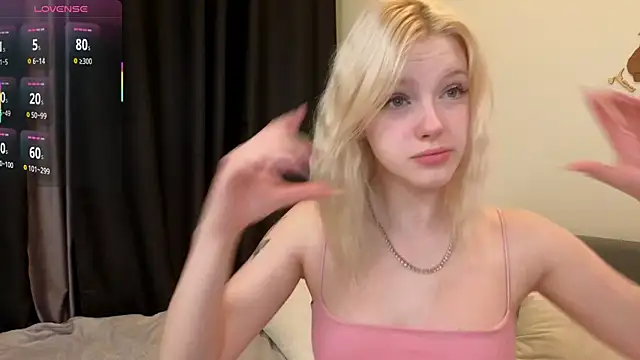 EdlaHewell online show from November 18, 2025, 1:10 am