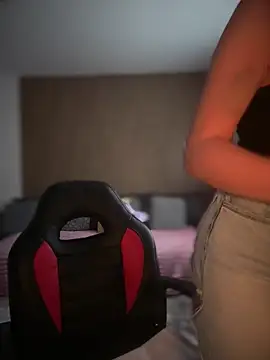 Snapshot of YoungHotMilf97 chatting on February 14, 2026, 12:16 pm YoungHotMilf97 online show from February 14, 2026, 12:16 pm