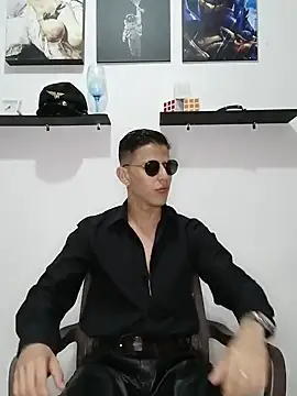Snapshot of Mr-Eros-Master chatting on February 16, 2025, 12:41 am Mr-Eros-Master online show from February 16, 2025, 12:41 am