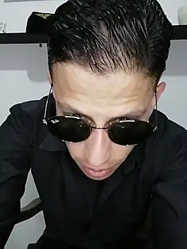 Snapshot of Mr-Eros-Master chatting on February 20, 2025, 2:18 am Mr-Eros-Master online show from February 20, 2025, 2:18 am