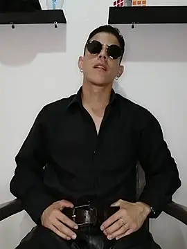 Snapshot of Mr-Eros-Master chatting on February 20, 2025, 6:35 pm Mr-Eros-Master online show from February 20, 2025, 6:35 pm