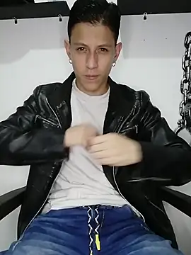Snapshot of Mr-Eros-Master chatting on March 12, 2025, 3:35 am Mr-Eros-Master online show from March 12, 2025, 3:35 am