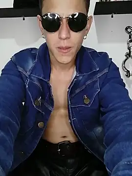 Snapshot of Mr-Eros-Master chatting on February 28, 2025, 7:25 pm Mr-Eros-Master online show from February 28, 2025, 7:25 pm